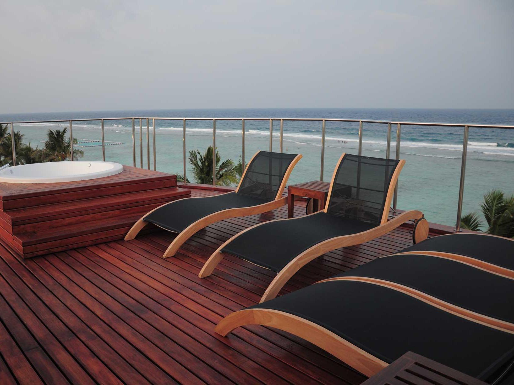 Airport Beach Hotel ฮุลฮูมาเล ภายนอก รูปภาพ
