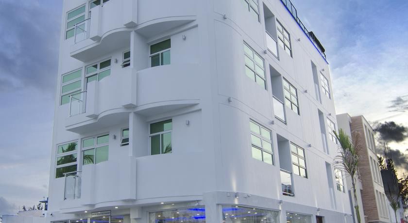 Airport Beach Hotel ฮุลฮูมาเล ภายนอก รูปภาพ