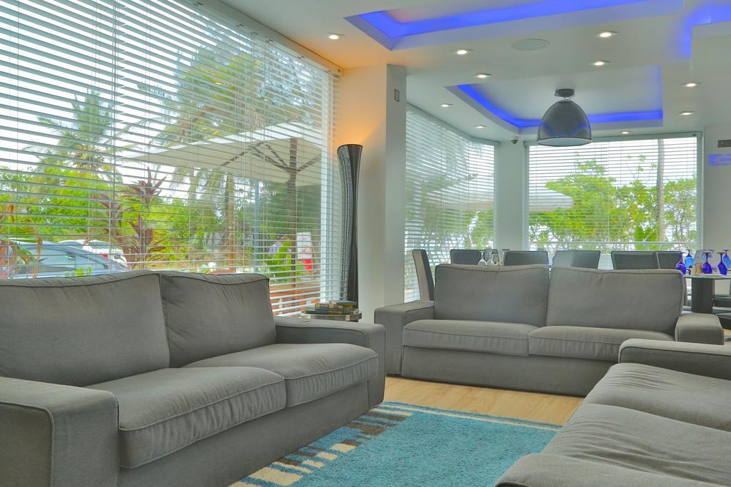 Airport Beach Hotel ฮุลฮูมาเล ภายนอก รูปภาพ