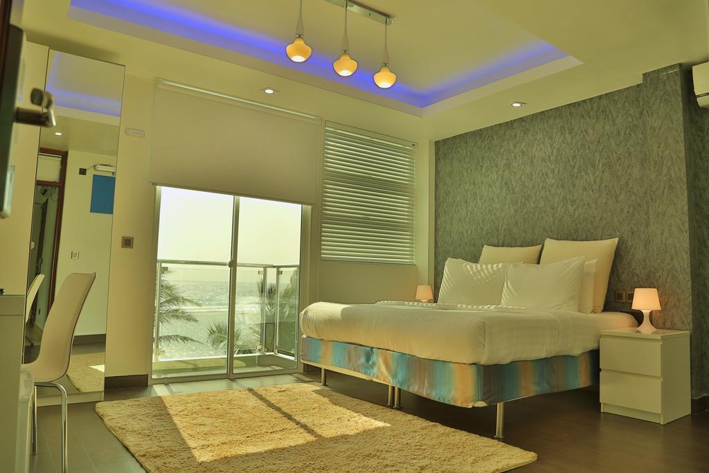 Airport Beach Hotel ฮุลฮูมาเล ภายนอก รูปภาพ