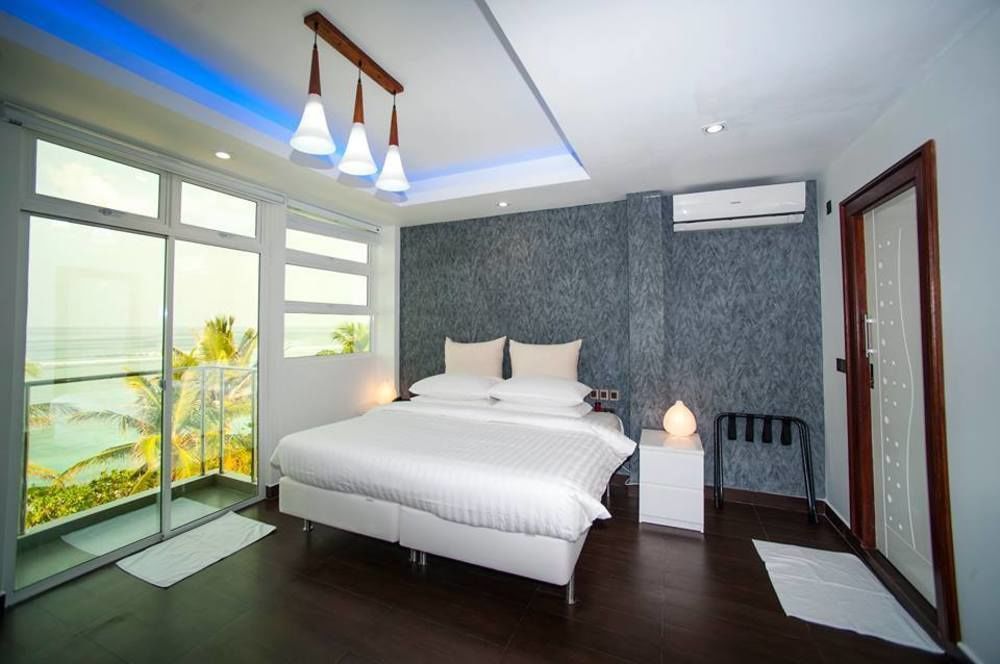 Airport Beach Hotel ฮุลฮูมาเล ภายนอก รูปภาพ