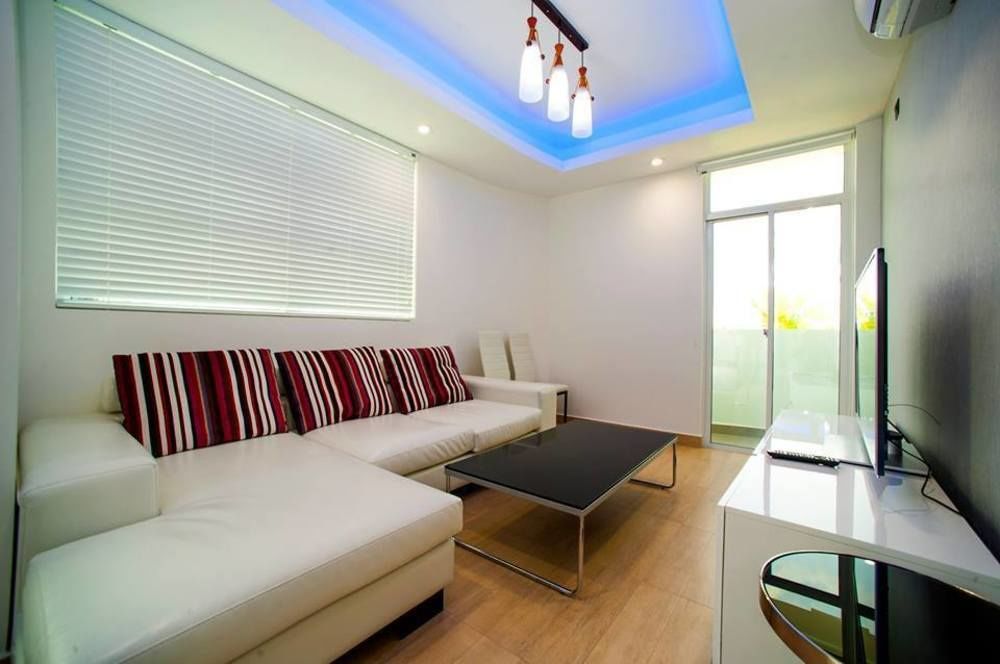 Airport Beach Hotel ฮุลฮูมาเล ภายนอก รูปภาพ