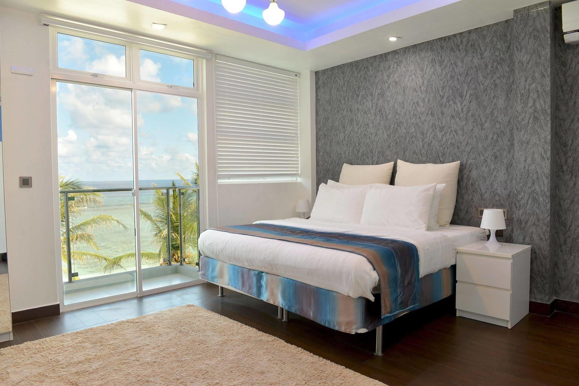 Airport Beach Hotel ฮุลฮูมาเล ภายนอก รูปภาพ
