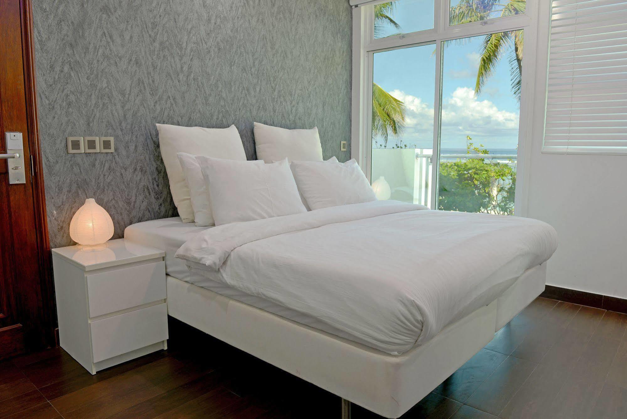 Airport Beach Hotel ฮุลฮูมาเล ภายนอก รูปภาพ